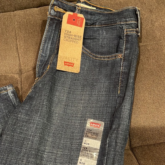 LEVI 724 High Rise Straight Cropped Jean - Picture 2 of 3